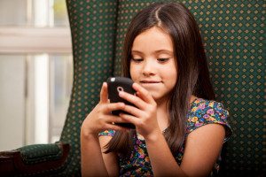 Texting May Be Beneficial To Your Parenting